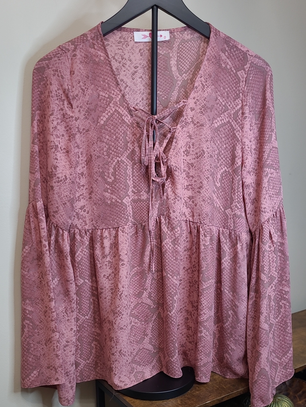 Buddy Love Dusty Rose Snake Print Lace-Up Blouse size Small